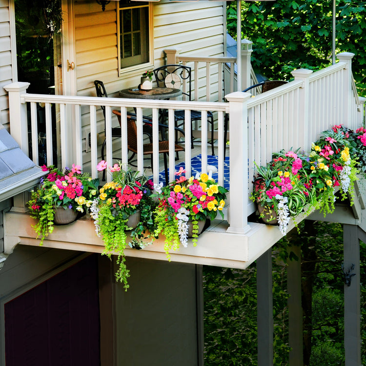 THINK OUTSIDE THE RAILING – Plant Traps